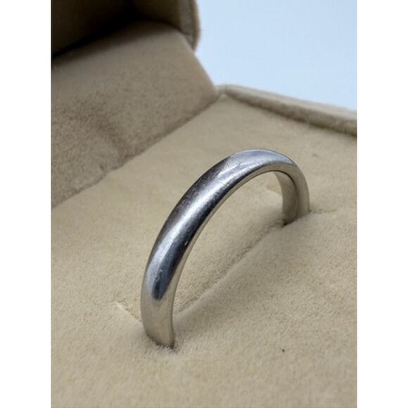 Tiffany & Co Platinum Band*Beautiful Pt950 purity*unbranded box*size 6 5/8 - Picture 3 of 5